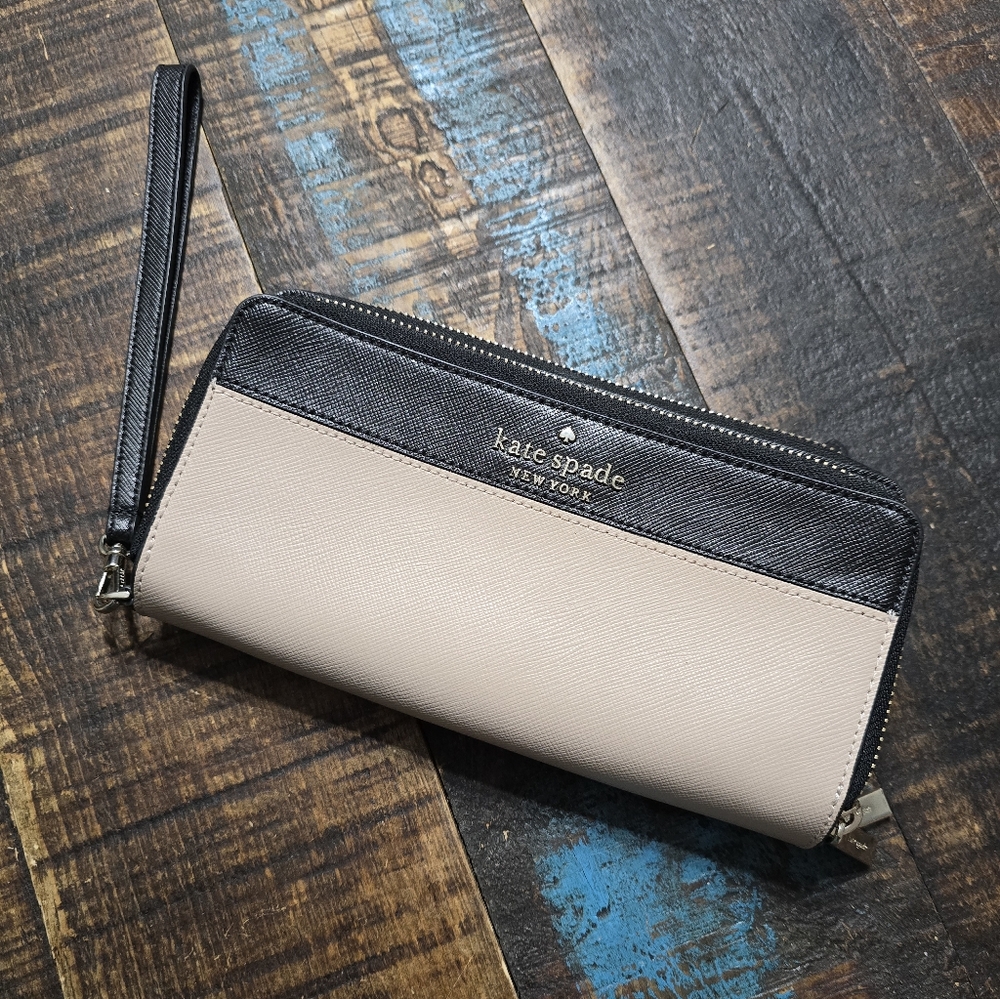 Kate Spade Large Wristlet